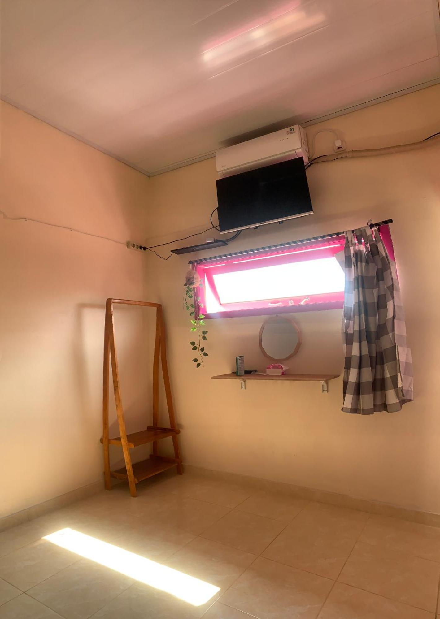 Et Malio Stay & Travel Malioboro Pusat Kota Yogyakarta Kültér fotó