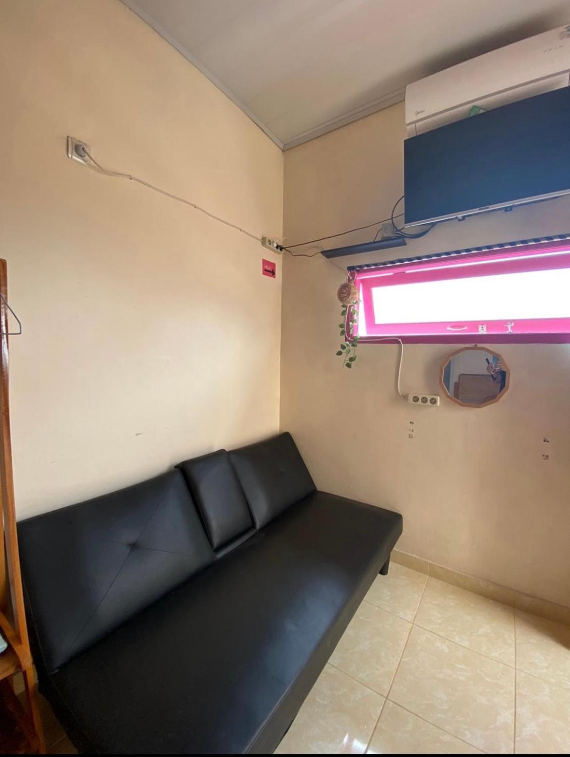 Et Malio Stay & Travel Malioboro Pusat Kota Yogyakarta Kültér fotó